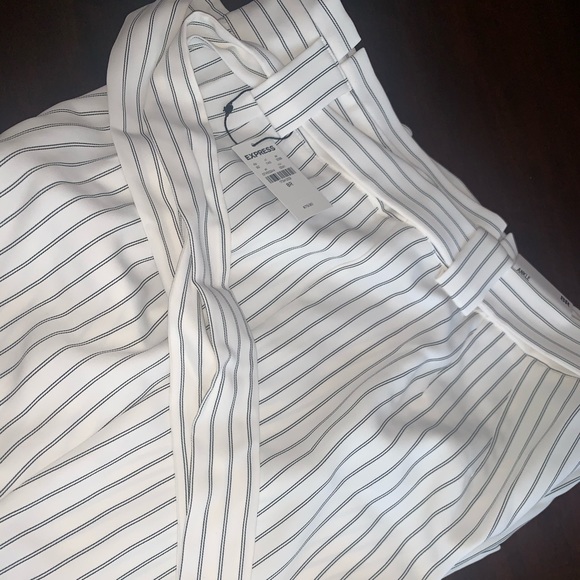 HIGH WAISTED PINSTRIPE PAPERBAG ANKLE PANT - Picture 4 of 7